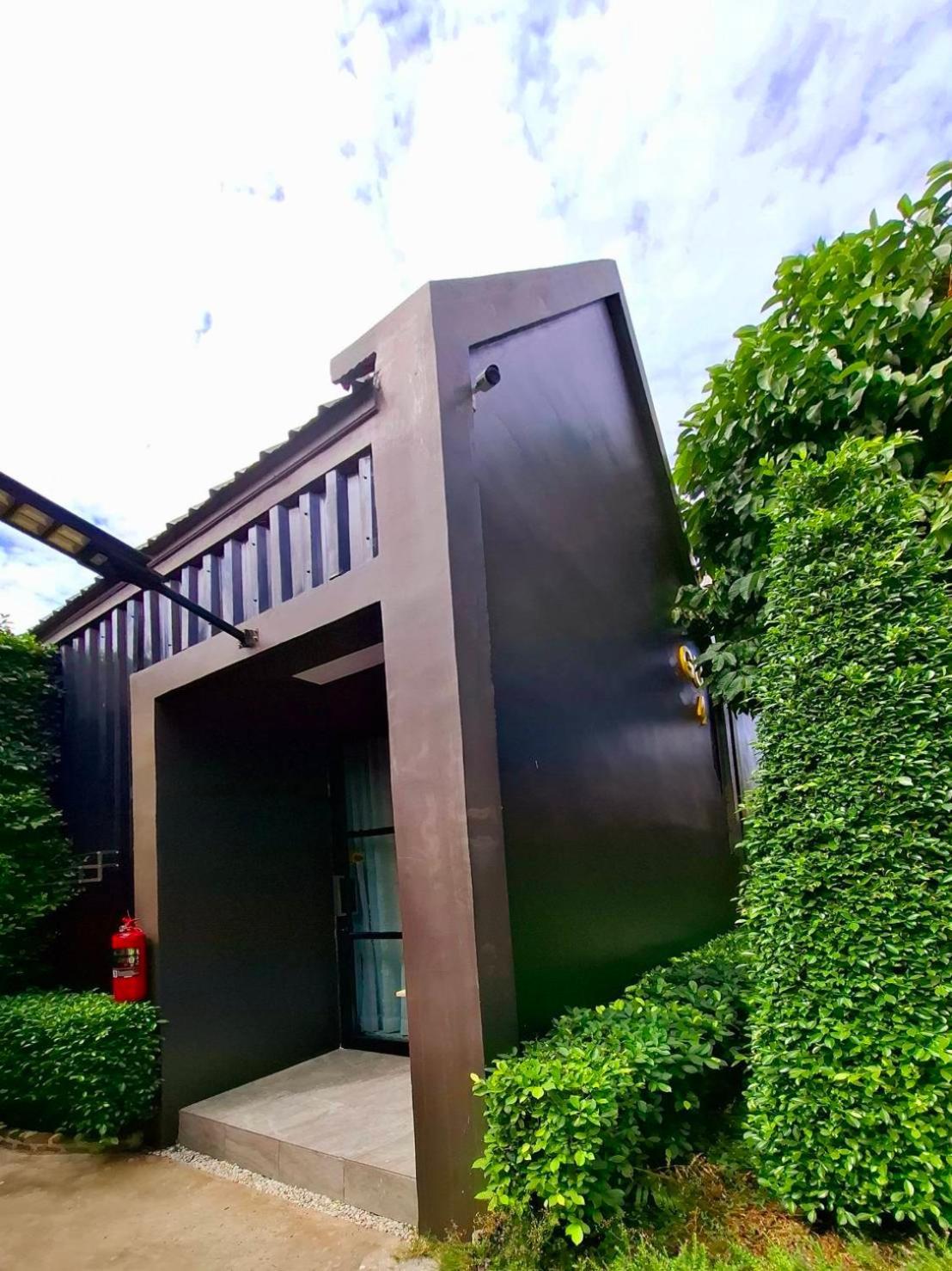 Sawasdee​ Buriram​ Resort Ngoại thất bức ảnh