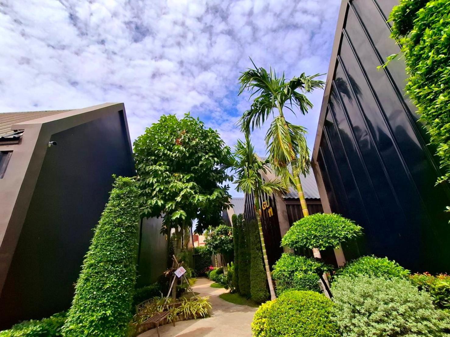 Sawasdee​ Buriram​ Resort Ngoại thất bức ảnh
