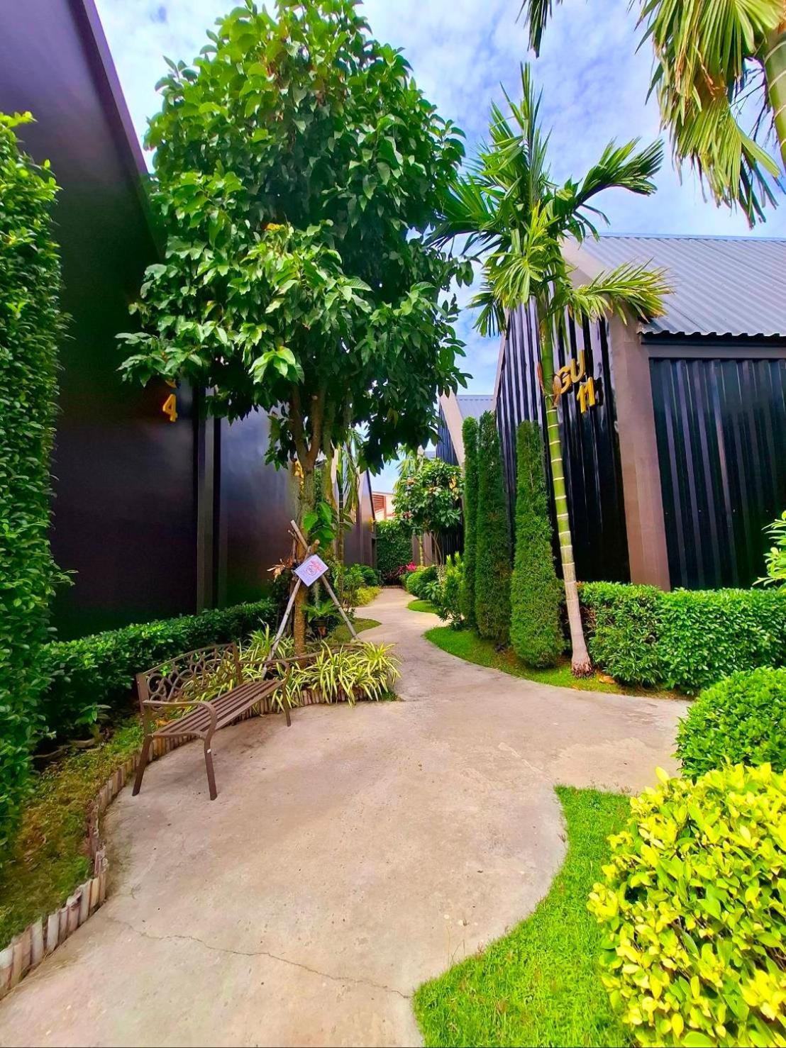 Sawasdee​ Buriram​ Resort Ngoại thất bức ảnh