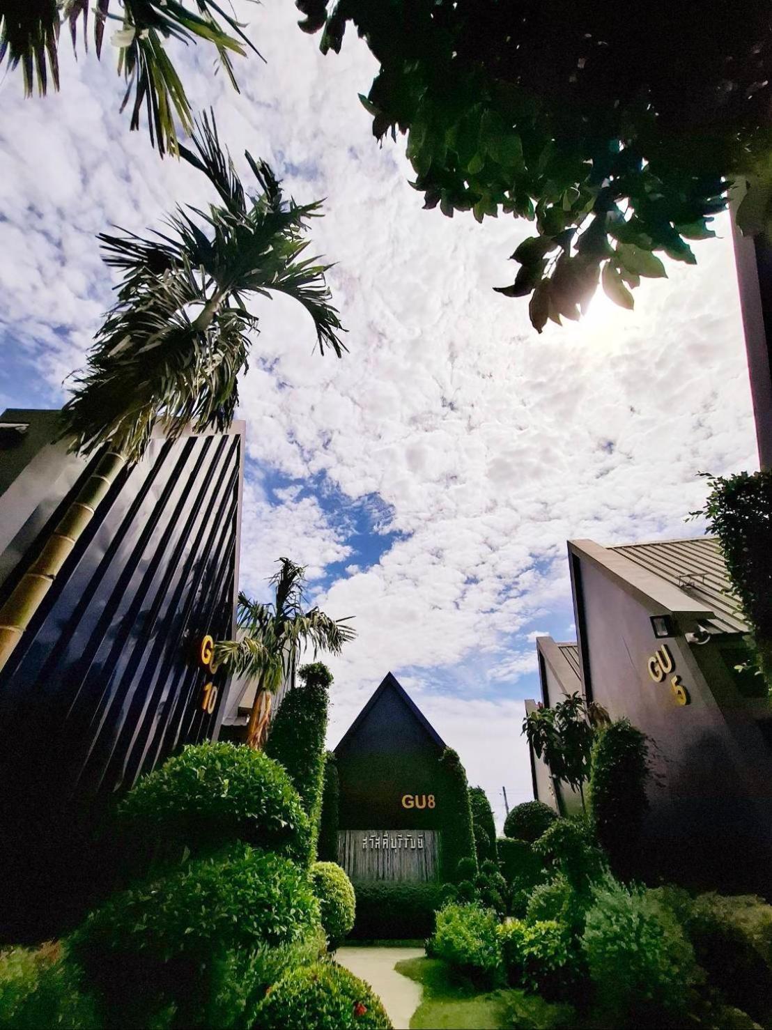 Sawasdee​ Buriram​ Resort Ngoại thất bức ảnh