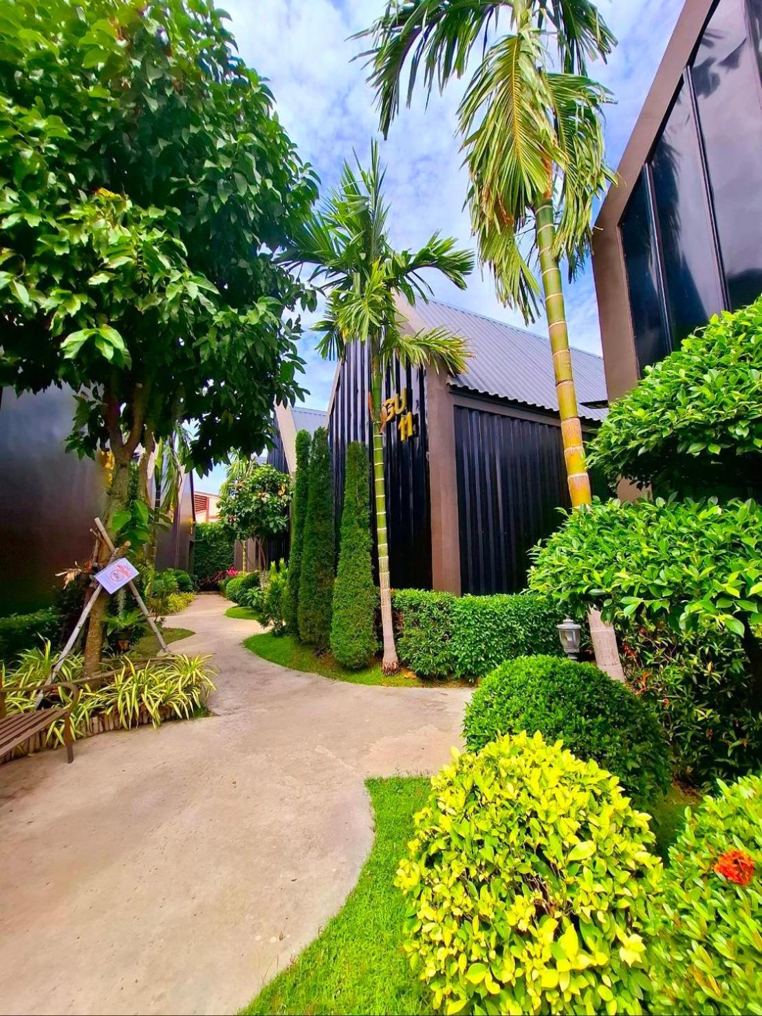 Sawasdee​ Buriram​ Resort Ngoại thất bức ảnh