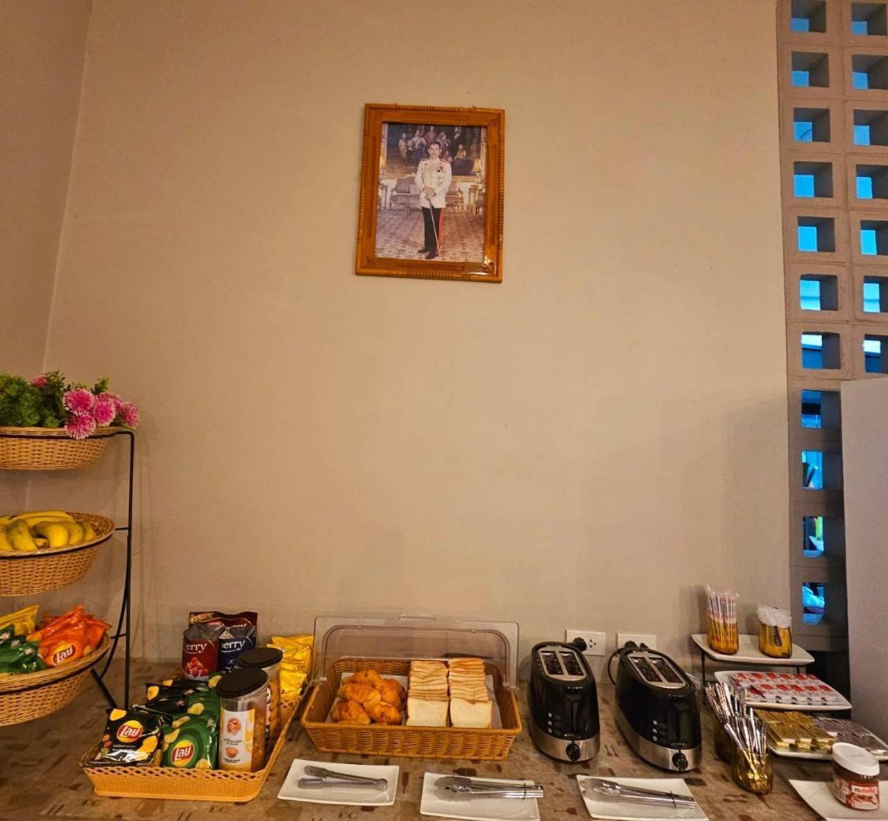 Sawasdee​ Buriram​ Resort Ngoại thất bức ảnh