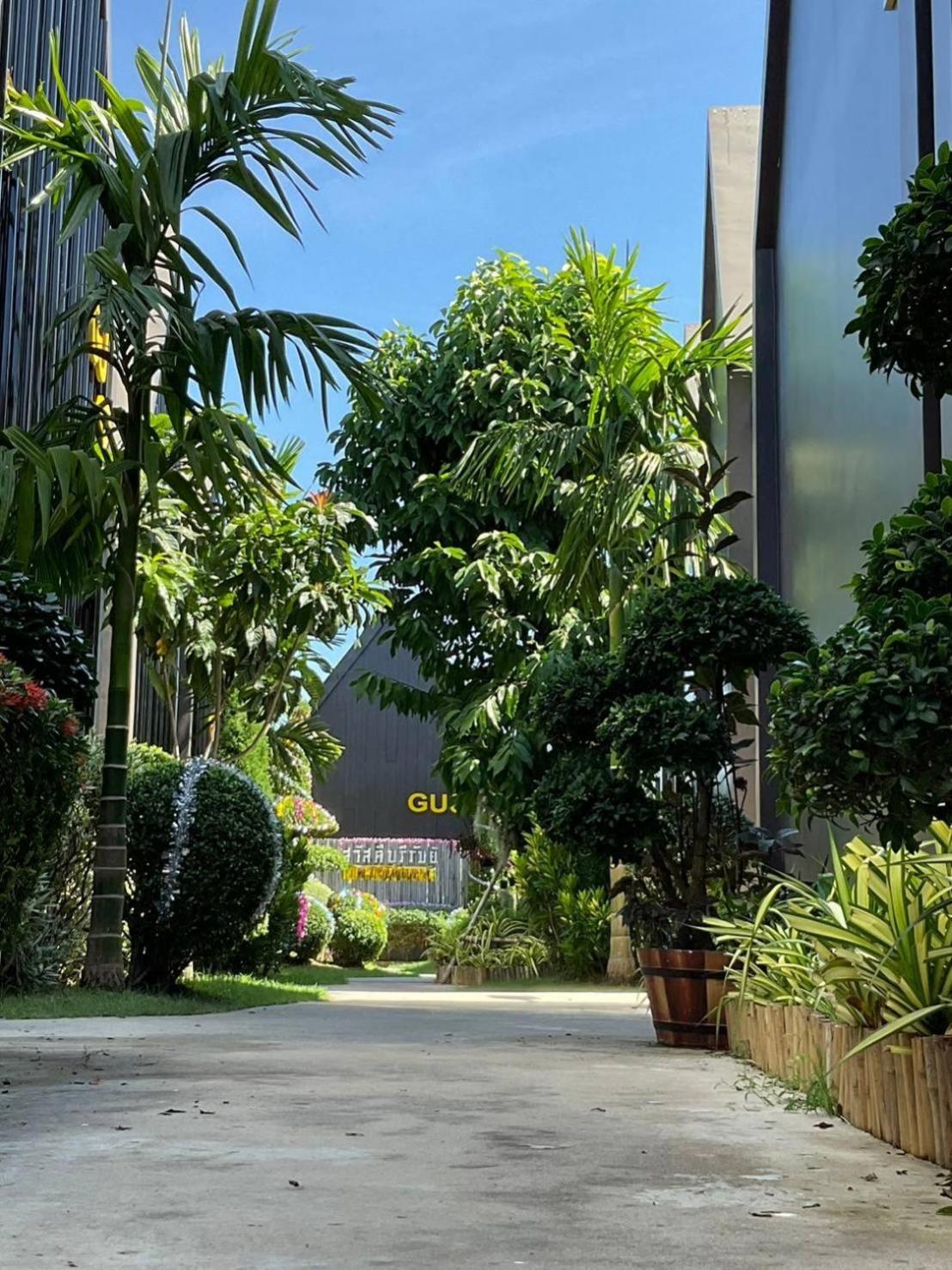 Sawasdee​ Buriram​ Resort Ngoại thất bức ảnh