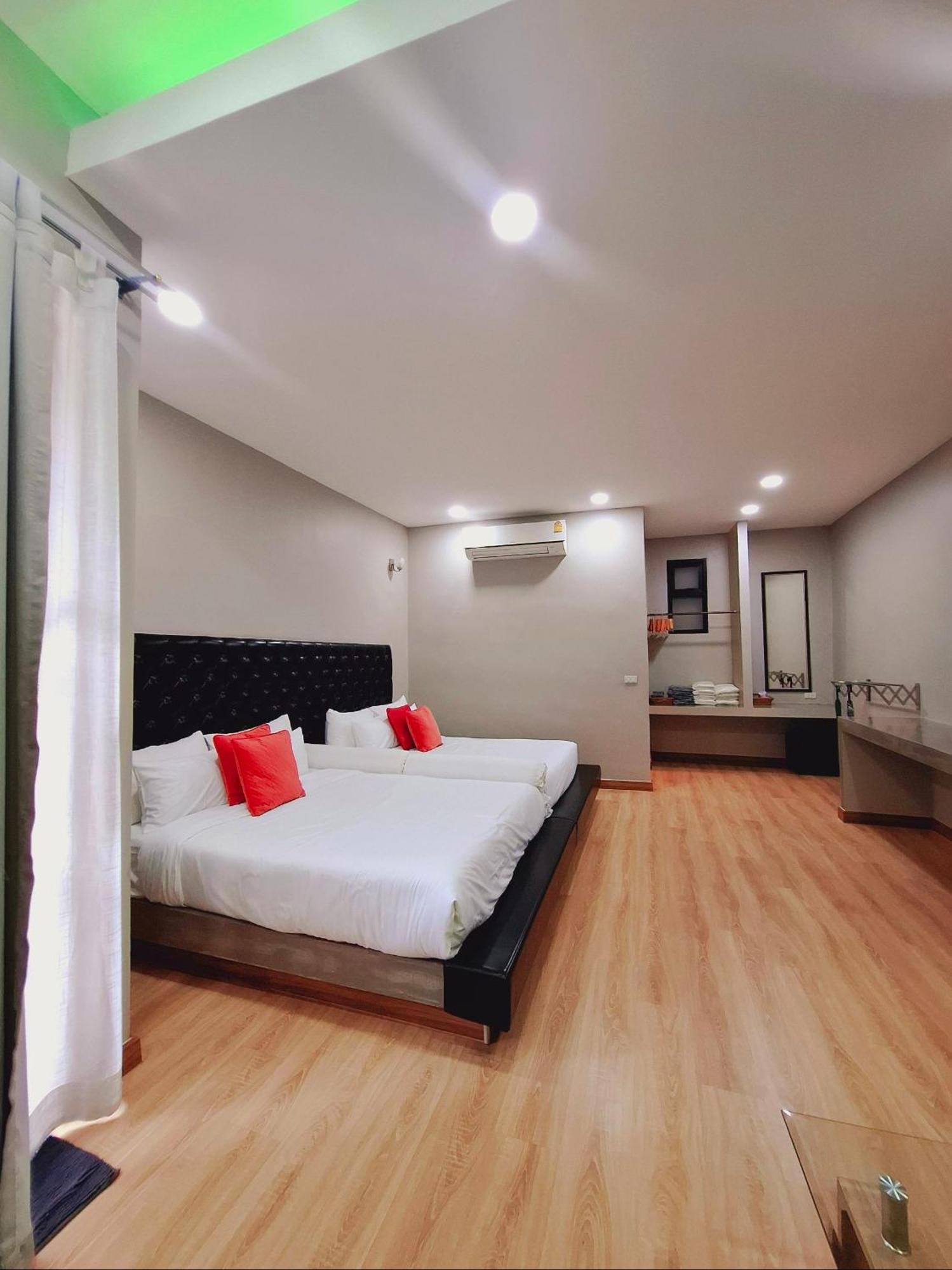 Sawasdee​ Buriram​ Resort Phòng bức ảnh
