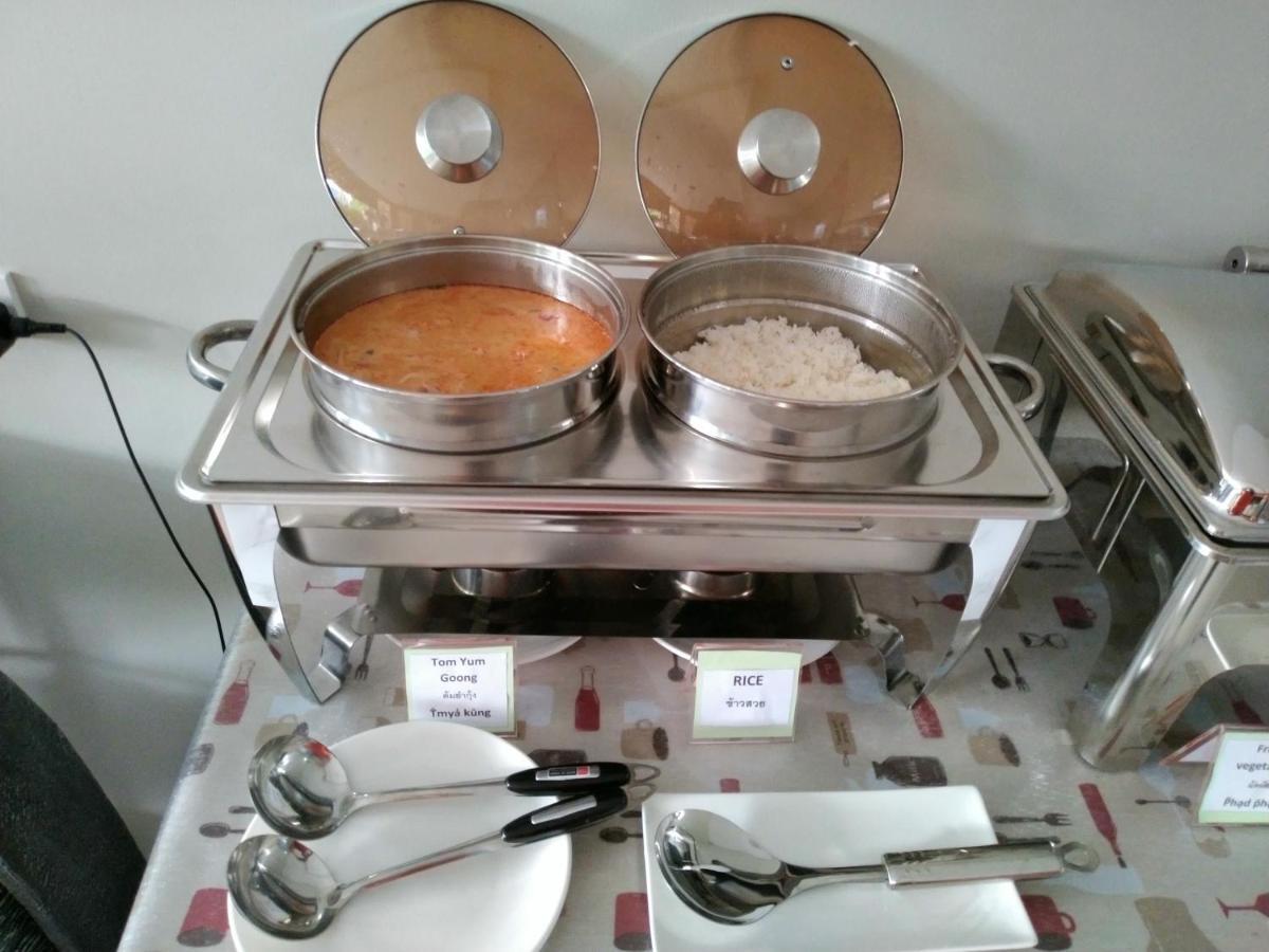 Sawasdee​ Buriram​ Resort Ngoại thất bức ảnh