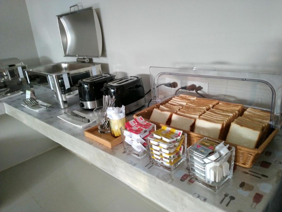 Sawasdee​ Buriram​ Resort Ngoại thất bức ảnh